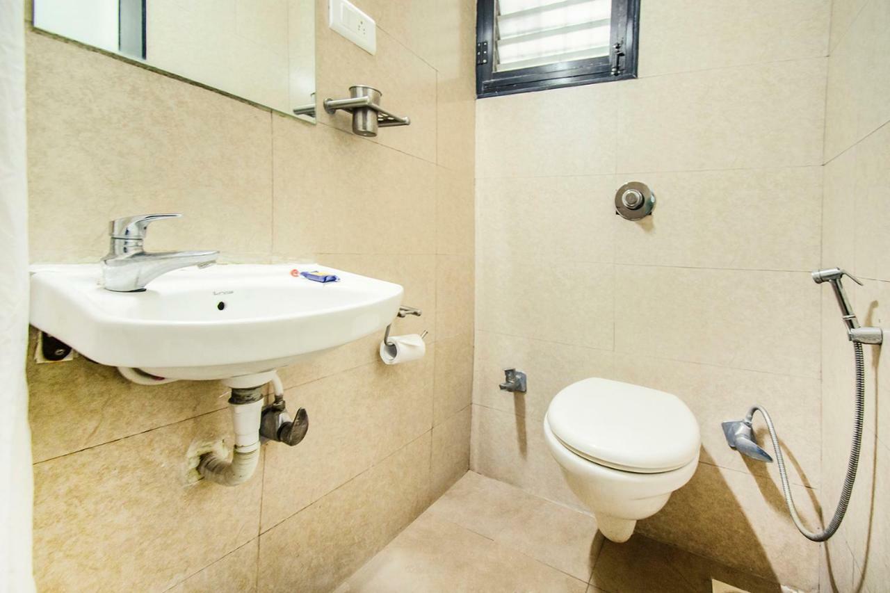 Hotel Eco Inn Viman Nagar Pune Esterno foto